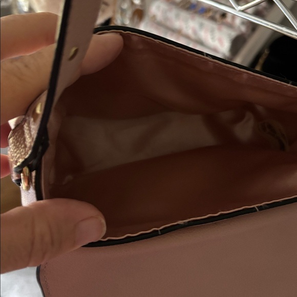 Small pink one pocke bag Victoria secret - Picture 5 of 5